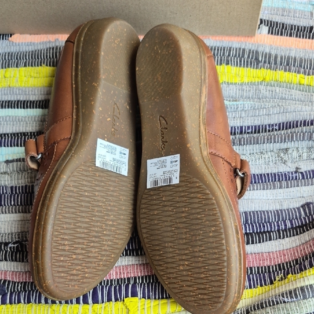 Clarks Everlay Toyah Women's Tan Floral Cutout Mary Jane Flats Sz 10 brand new - Picture 5 of 6